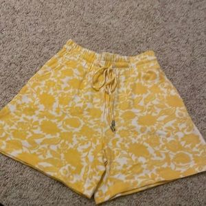 never worn, very good condition, floral print sweat shorts
